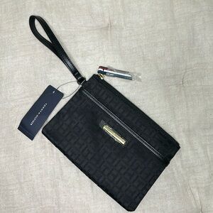 BRAND NEW Tommy Hilfiger Wrist Wallet